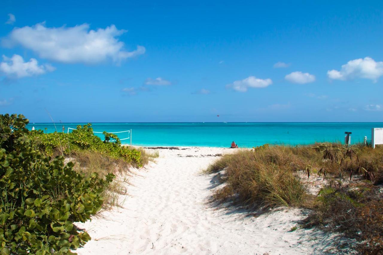 Grace Bay Place Hotel Esterno foto